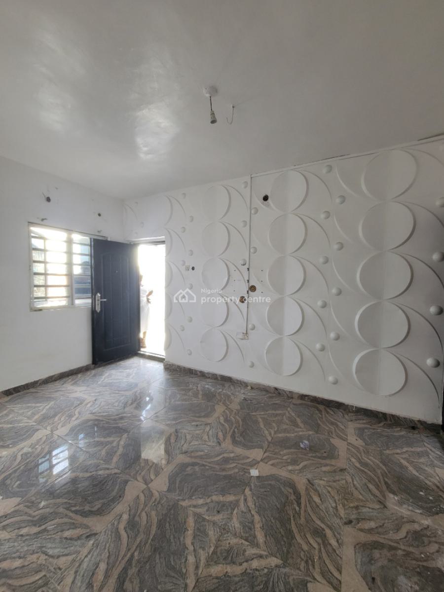 Still New Muni Flat Upstairs, Iyalla Street Mushin, Mushin, Lagos, Mini Flat (room and Parlour) for Rent