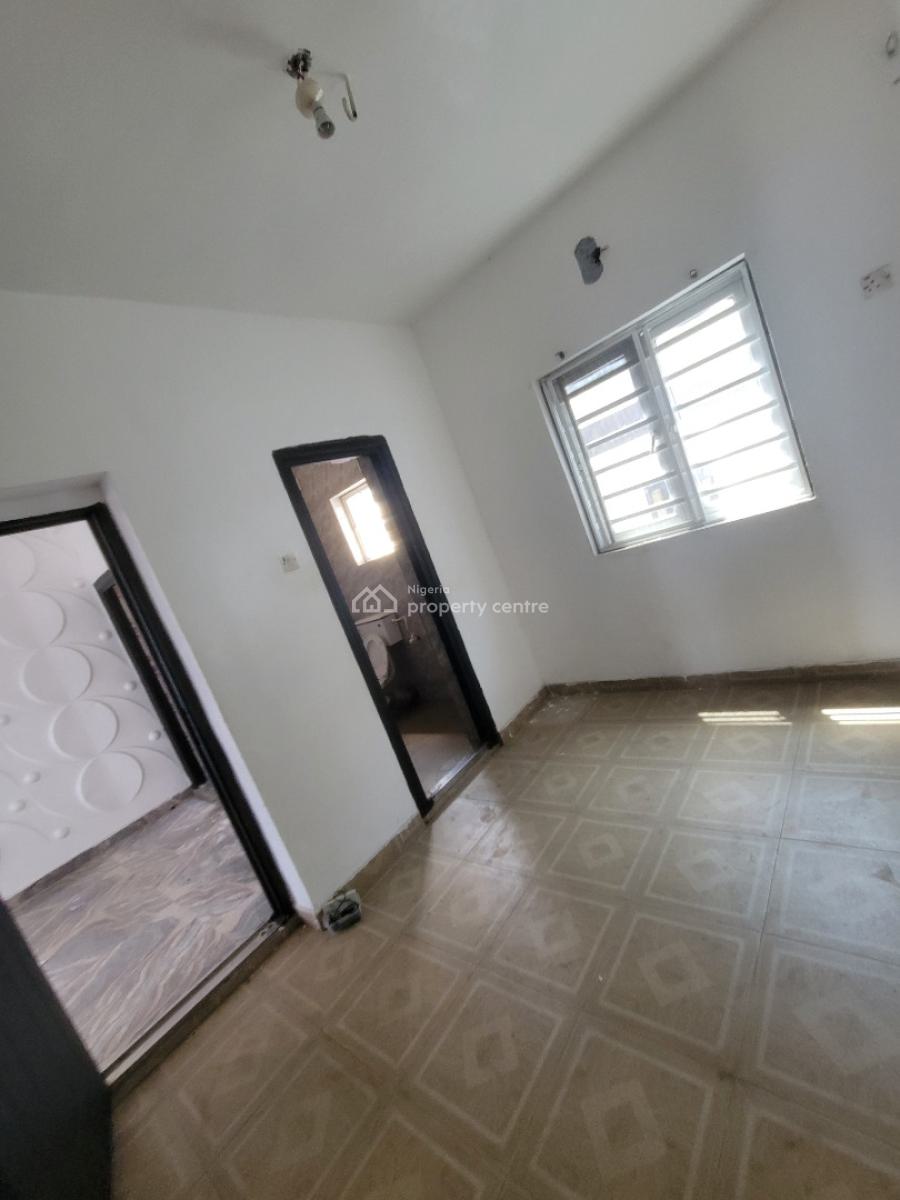 Still New Muni Flat Upstairs, Iyalla Street Mushin, Mushin, Lagos, Mini Flat (room and Parlour) for Rent