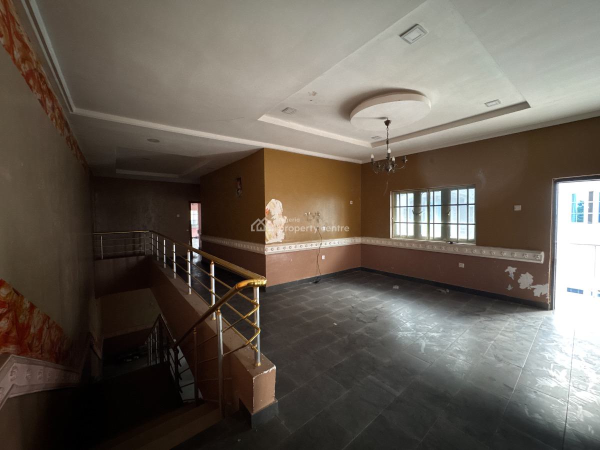 Distress  4 Bedroom Semi-detached Duplex, Ogombo, Ajah, Lagos, Semi-detached Duplex for Sale