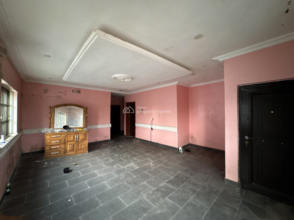 Distress  4 Bedroom Semi-detached Duplex, Ogombo, Ajah, Lagos, Semi-detached Duplex for Sale