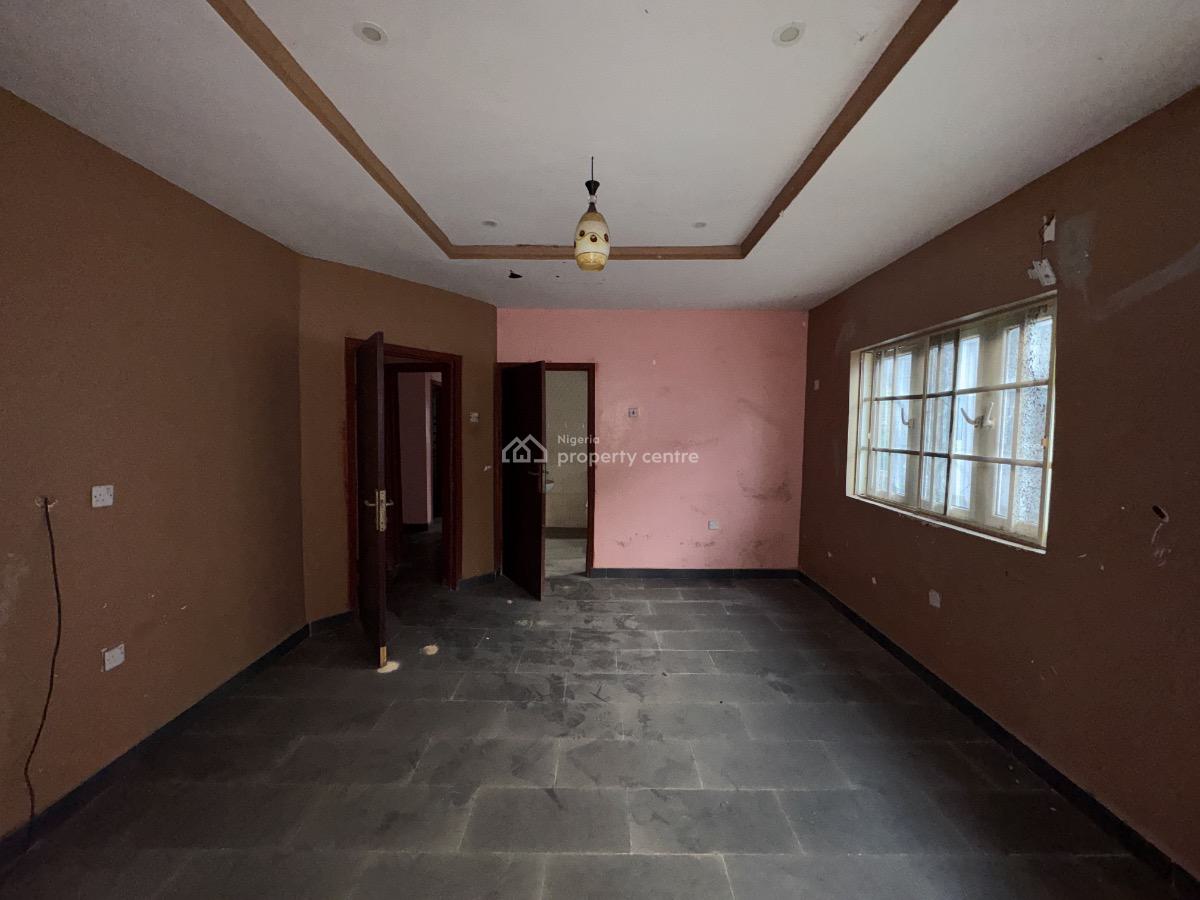 Distress  4 Bedroom Semi-detached Duplex, Ogombo, Ajah, Lagos, Semi-detached Duplex for Sale
