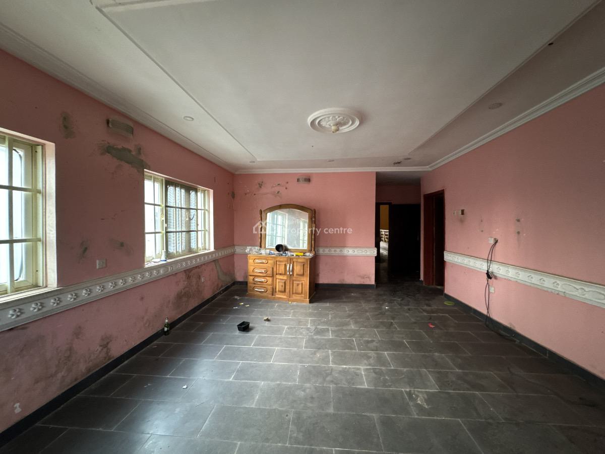 Distress  4 Bedroom Semi-detached Duplex, Ogombo, Ajah, Lagos, Semi-detached Duplex for Sale