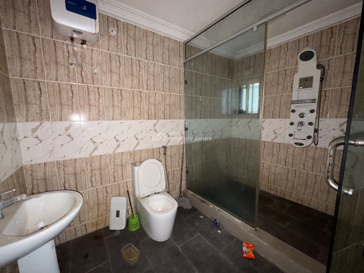 Distress  4 Bedroom Semi-detached Duplex, Ogombo, Ajah, Lagos, Semi-detached Duplex for Sale