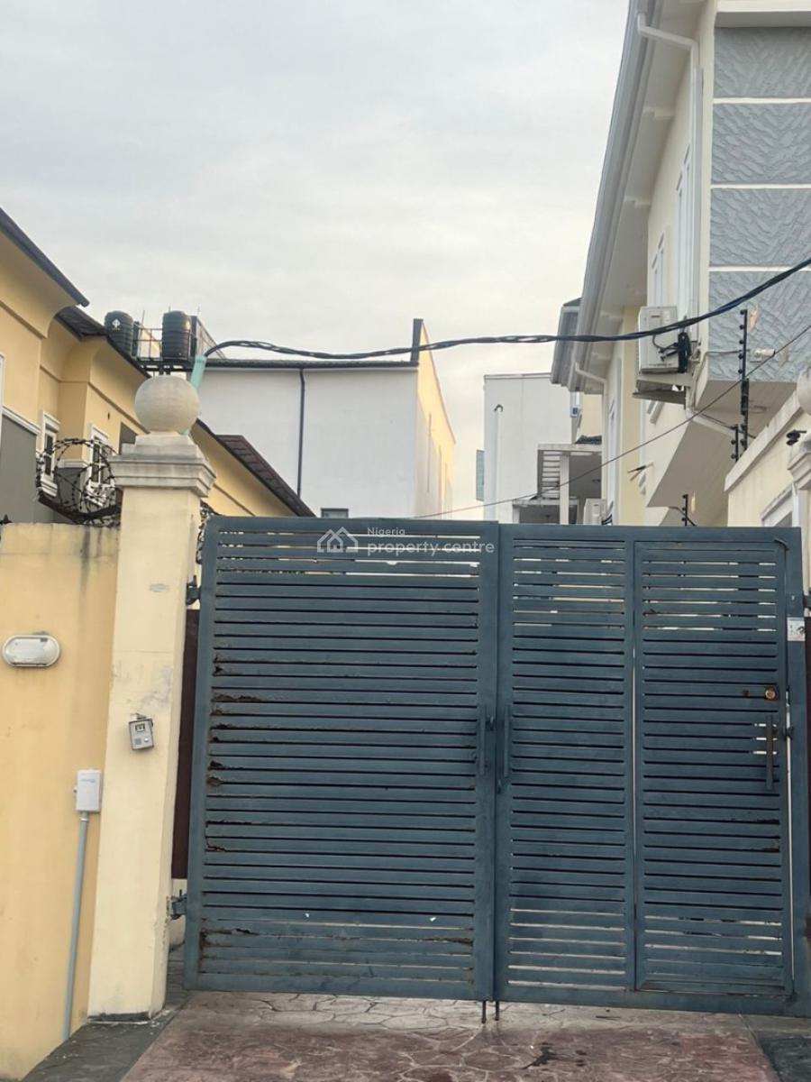 Specious Single Room Apartment at Chevy View Estate, Chevy View, Lekki, Lagos, Flat / Apartment for Rent