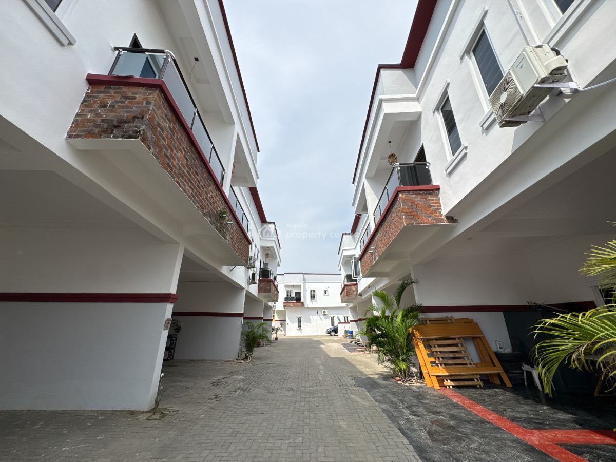 Recently Refurbished 4 Bedroom Terrace, Orchid Rd., Lekki Expressway, Lekki, Lagos, Terraced Duplex for Sale