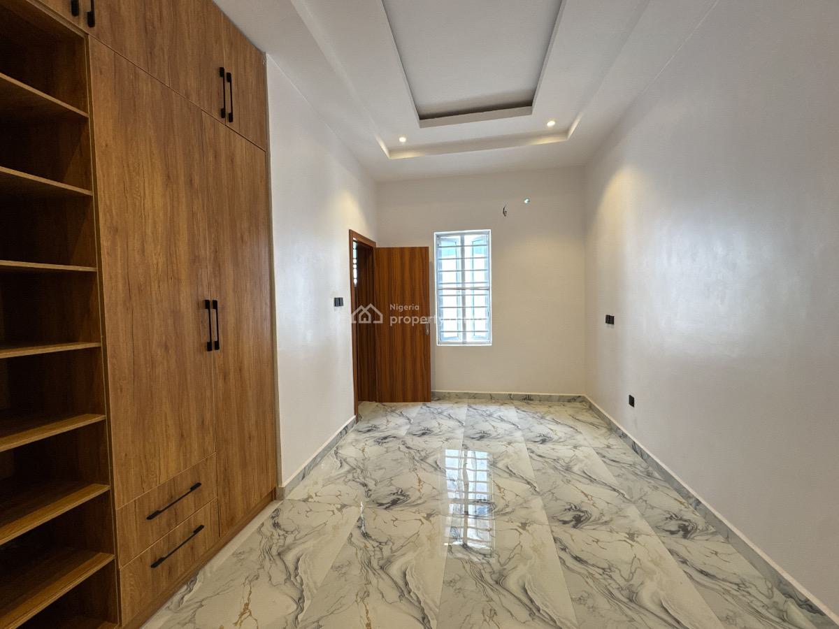 Recently Refurbished 4 Bedroom Terrace, Orchid Rd., Lekki Expressway, Lekki, Lagos, Terraced Duplex for Sale