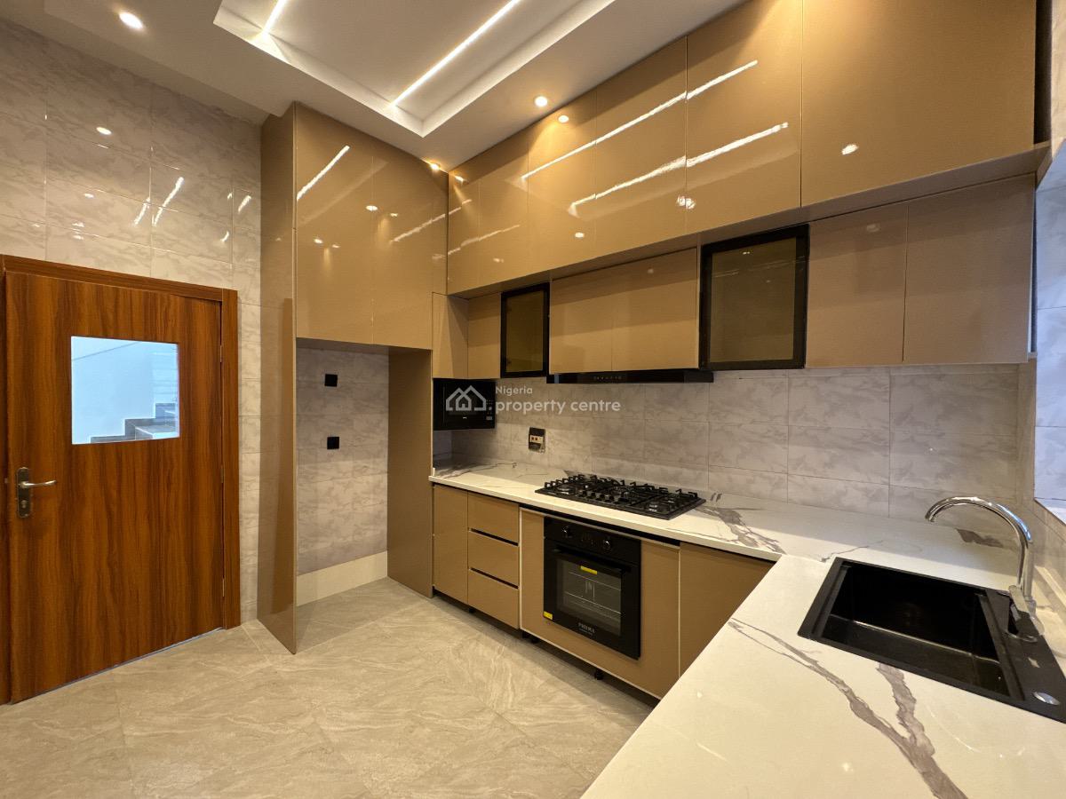 Recently Refurbished 4 Bedroom Terrace, Orchid Rd., Lekki Expressway, Lekki, Lagos, Terraced Duplex for Sale