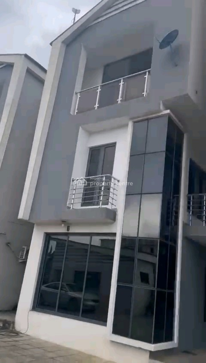 Prime Opportunity in The Heart of Jabi -- Luxurious 4-bedroom Terrace, Jabi, Abuja, Terraced Duplex for Sale