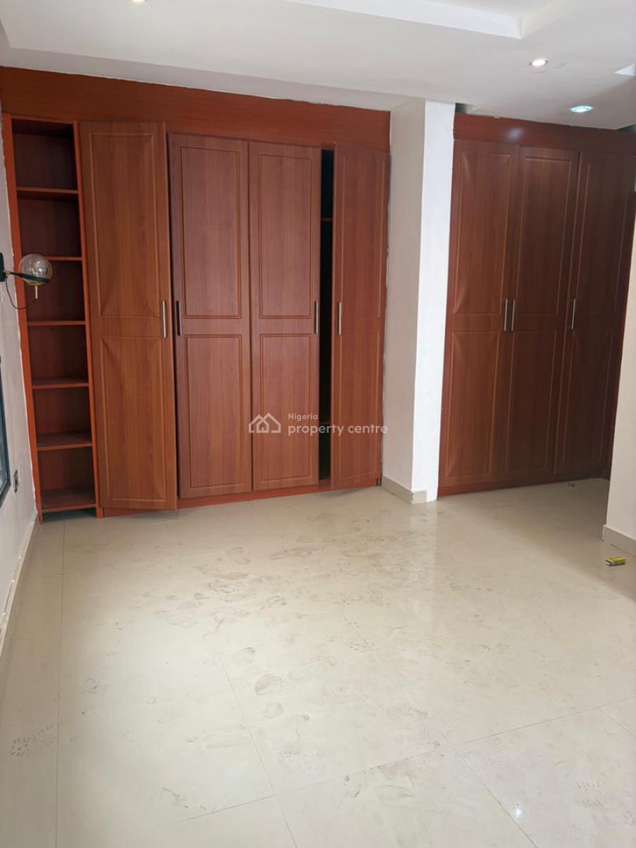 Clean & Spacious 3-bedroom Maisonette Apartment with Ample Parking, Ikoyi, Lagos, Flat / Apartment for Rent