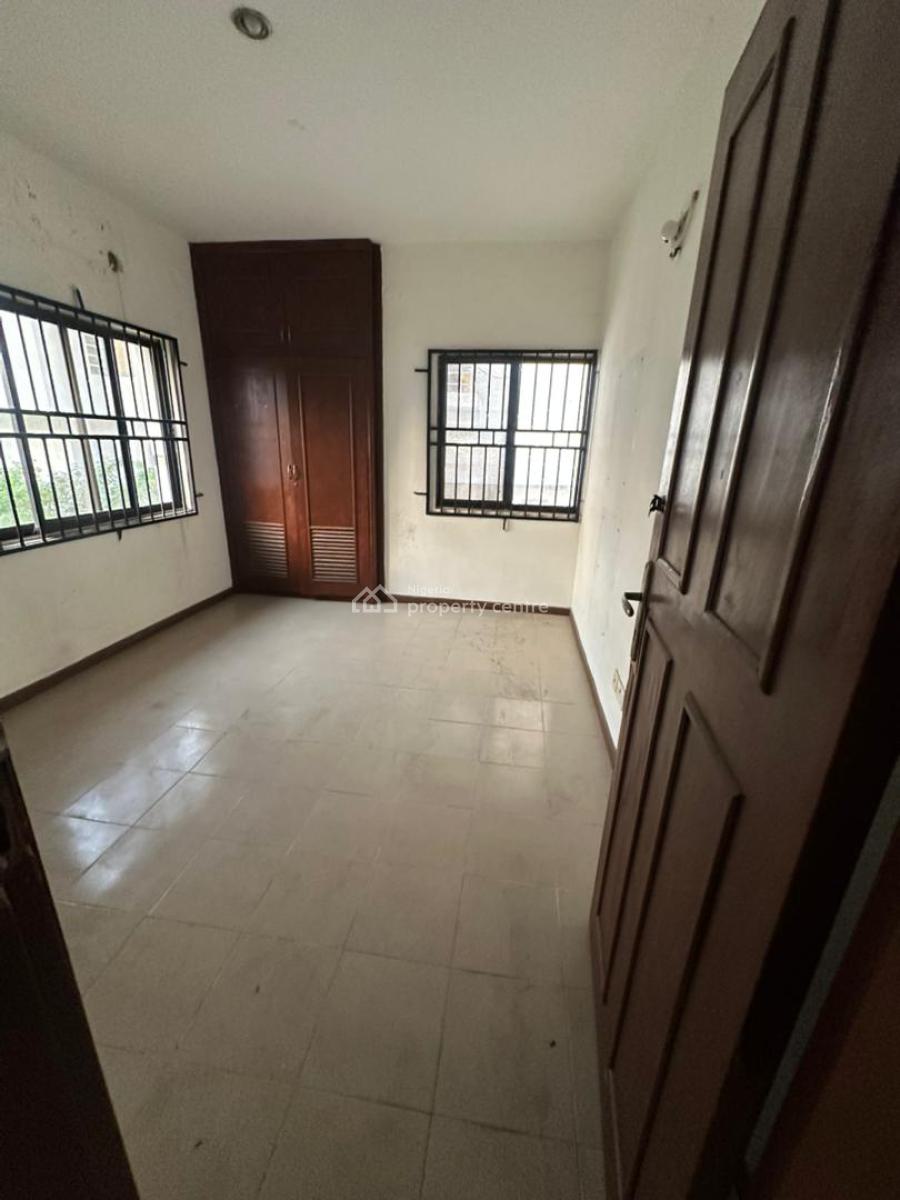 Spacious 3 Bedroom Flat, Lekki, Lagos, Flat / Apartment for Rent