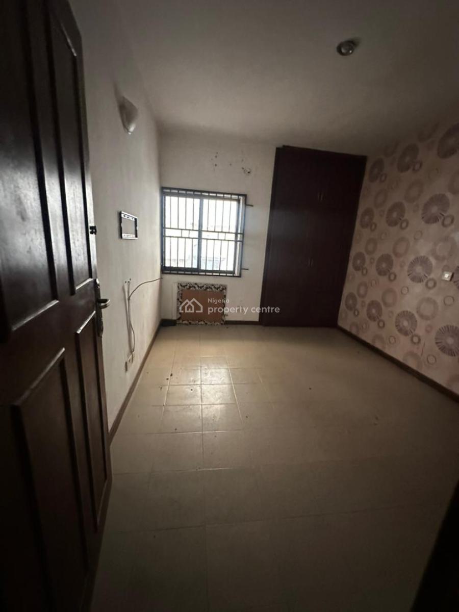 Spacious 3 Bedroom Flat, Lekki, Lagos, Flat / Apartment for Rent