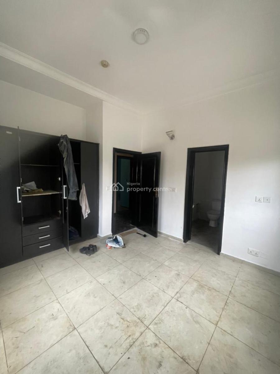 Beautiful Spacious Standard 3bedrooms Flat with Private Staircase, U3 Estate Elf Bustop Petrocam Filling Station, Lekki, Lagos, Flat / Apartment for Rent