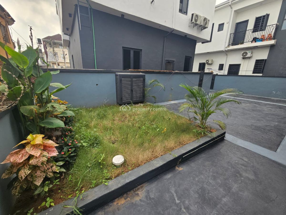 4 Bedrooms Detached House, Gra Phase 2, Magodo, Lagos, Detached Duplex for Sale