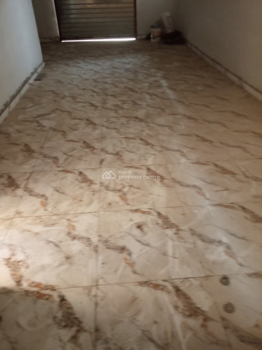 Extremely Spacious Shop, Palmgrove, Shomolu, Lagos, Warehouse for Rent