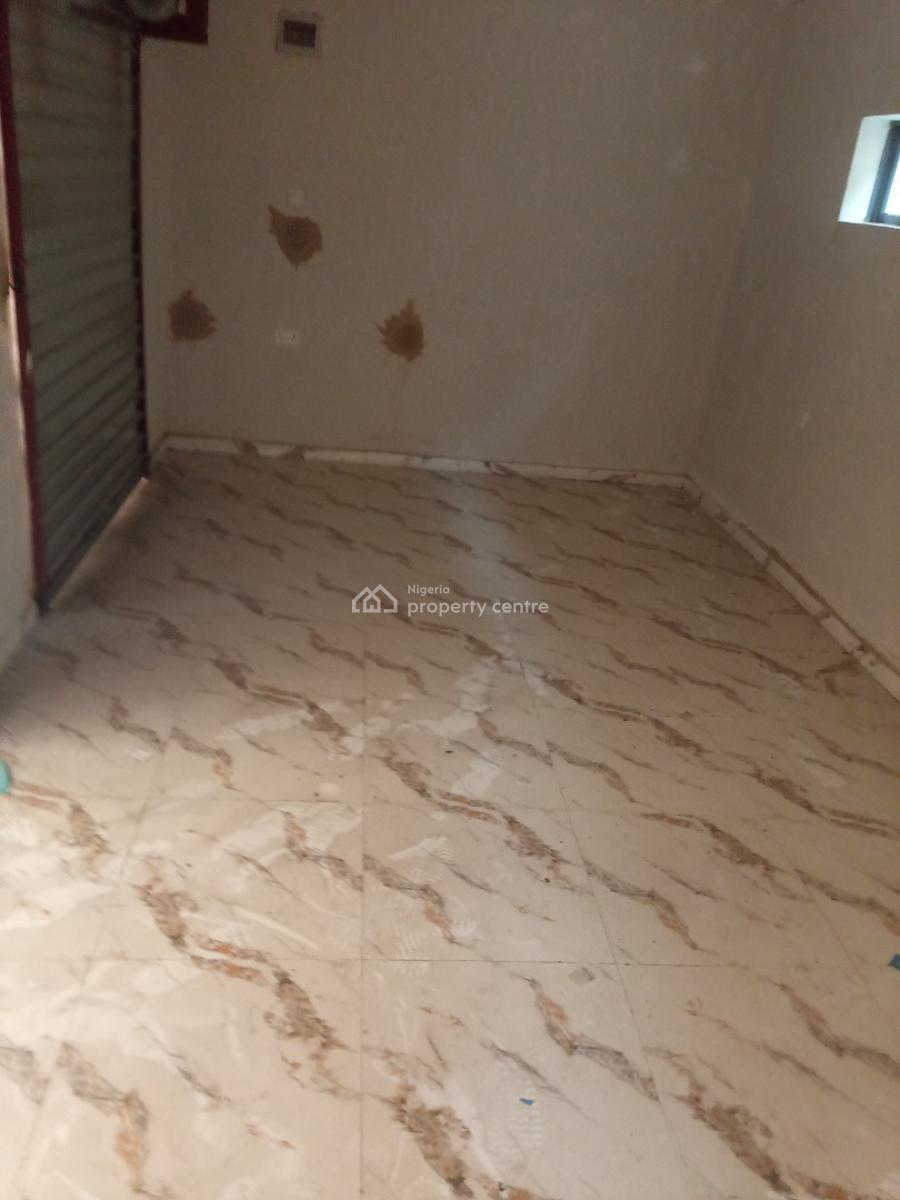 Standard Shop Ensuit with Toilet, Palmgrove, Shomolu, Lagos, Shop for Rent