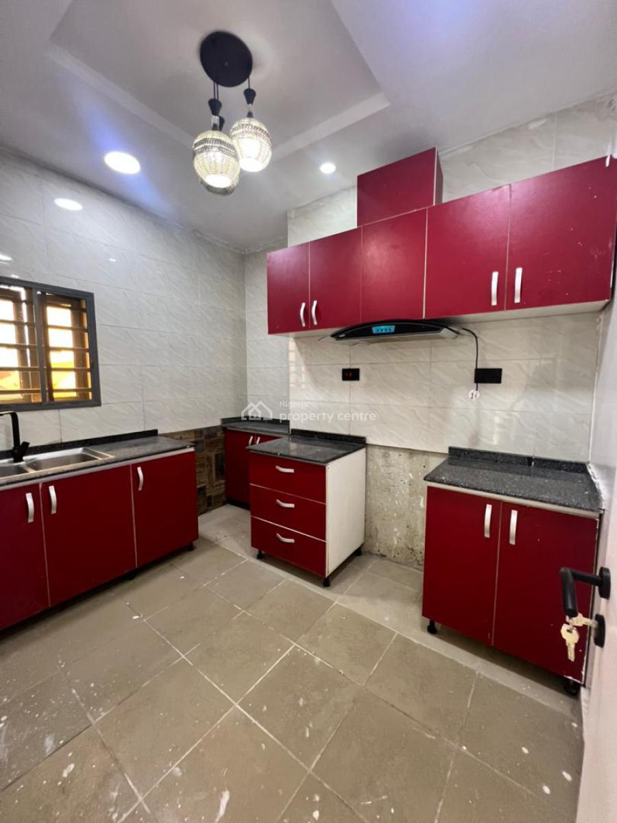 a Well Built 2 Bedroom Flat, Pepperoni, Abraham Adesanya, Ajah, Lekki Phase 2, Lekki, Lagos, Flat / Apartment for Rent
