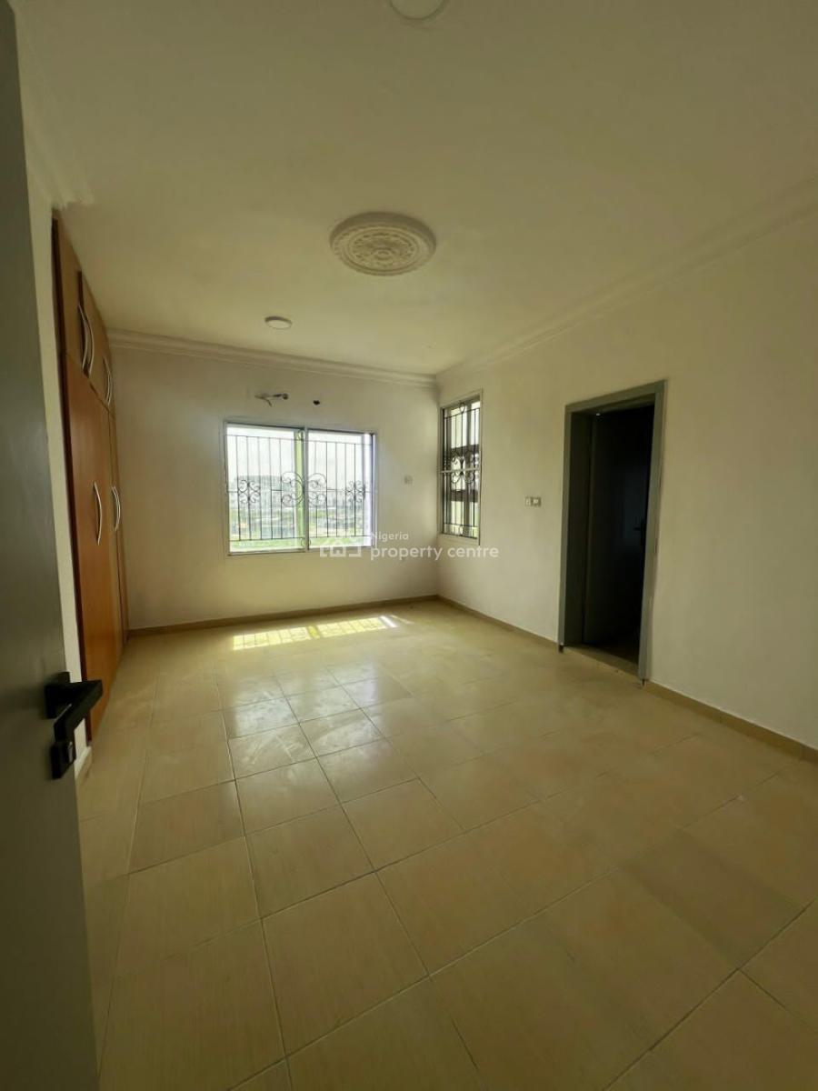 Exotic 3 Bedroom Flat, Upstairs in a Beautiful Estate, Lekki, Lagos, Flat / Apartment for Rent