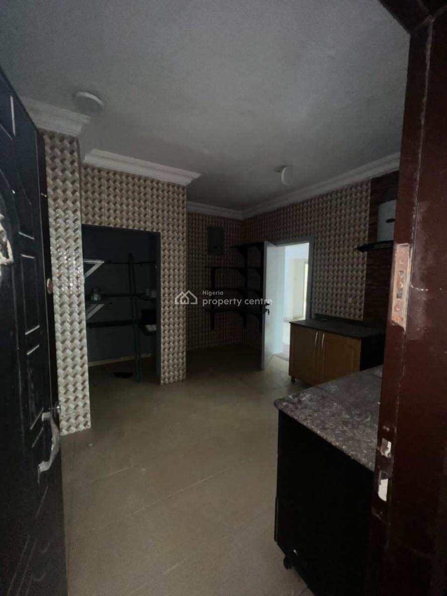 Exotic 3 Bedroom Flat, Upstairs in a Beautiful Estate, Lekki, Lagos, Flat / Apartment for Rent