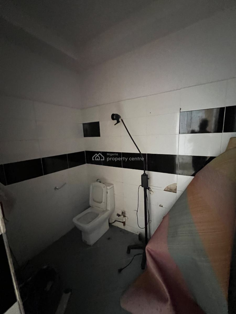 Ground Floor Shop/commercial Space on a Major Commercial Road, Lekki Phase 1, Lekki, Lagos, Commercial Property for Rent