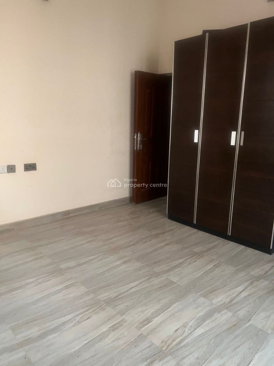 a Spacious Single Room in a Shared Apartment, West Gate Estate, Off Spg Road, Ologolo, Lekki, Lagos, Self Contain (single Rooms) for Rent
