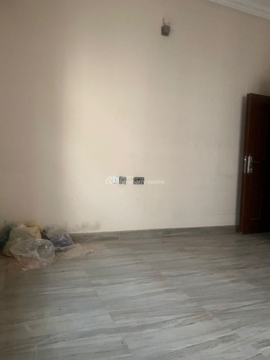 a Spacious Single Room in a Shared Apartment, West Gate Estate, Off Spg Road, Ologolo, Lekki, Lagos, Self Contain (single Rooms) for Rent