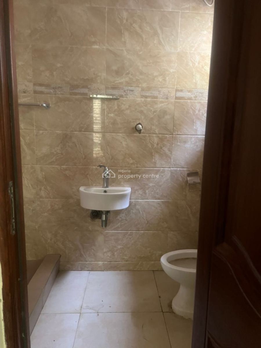 a Spacious Single Room in a Shared Apartment, West Gate Estate, Off Spg Road, Ologolo, Lekki, Lagos, Self Contain (single Rooms) for Rent