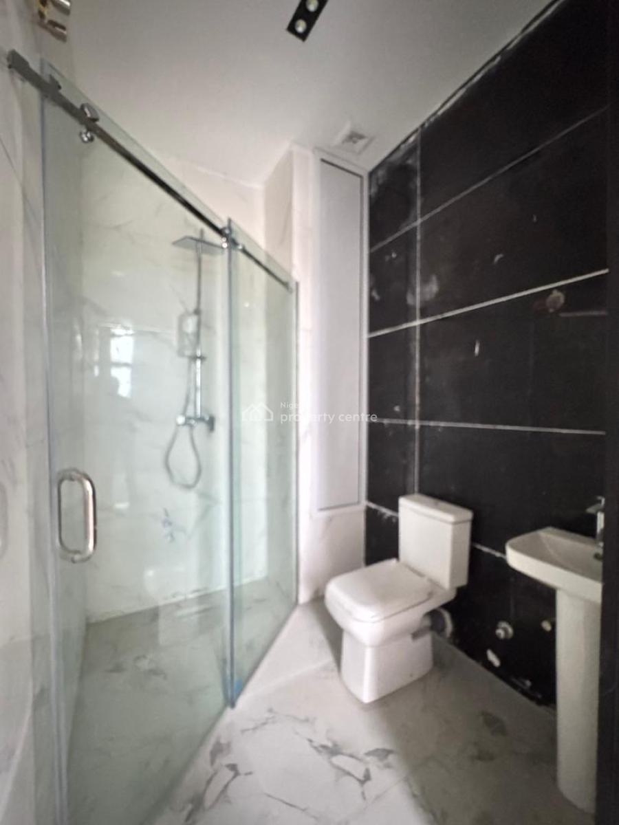 Spacious  2  Bedroom Apartments, Ologolo, Lekki, Lagos, Flat / Apartment for Sale