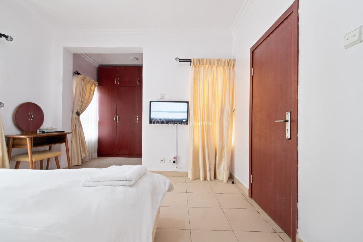 Exquisitely Furnished 3 Bedroom Apartment, Cromwell Estate, Chevron, Lekki Expressway, Lekki, Lagos, Flat / Apartment for Rent