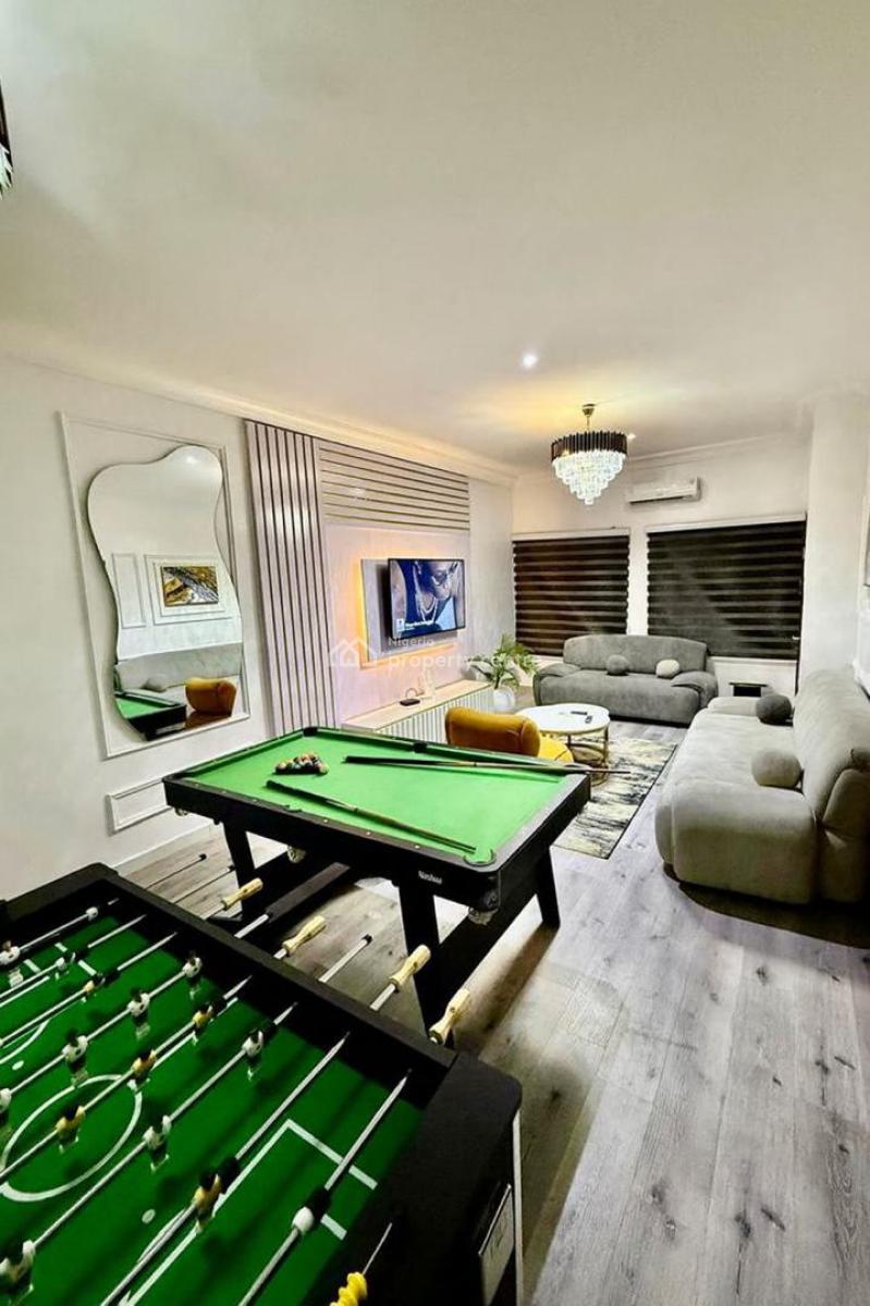 Cozy 2 Bedroom Apartment, Off Admiralty Way, Lekki Phase 1, Lekki, Lagos, Flat / Apartment Short Let