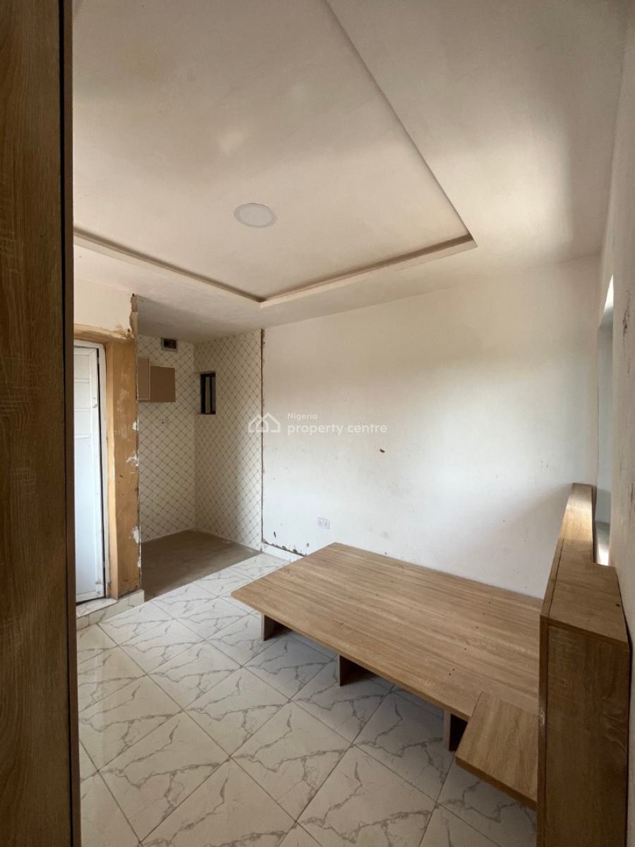 Lovely 1 Bedroom Apartment, Yaba, Lagos, Flat / Apartment for Sale