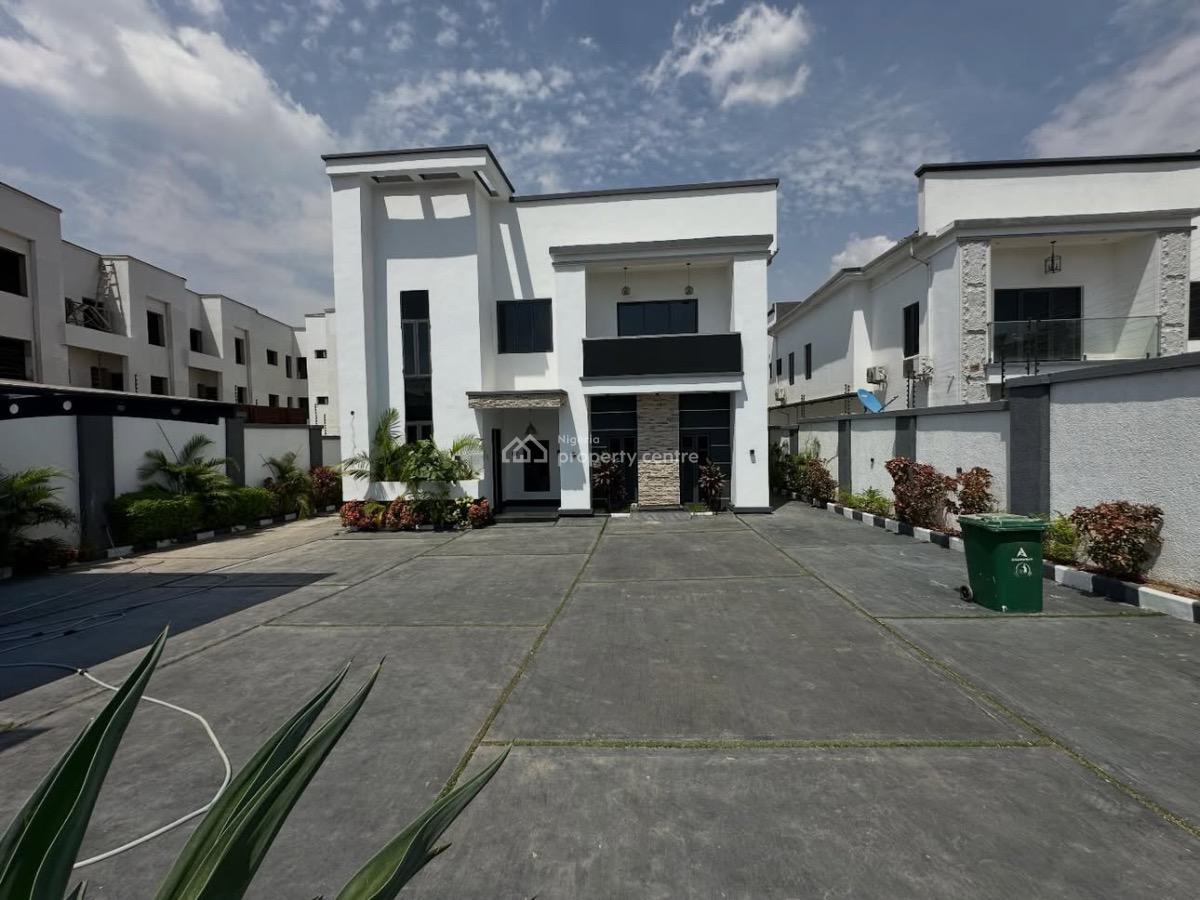 Smart 6 Bedroom Detached Duplex with a Pool & Gym on 900sqm, Guzape District, Abuja, Detached Duplex for Sale