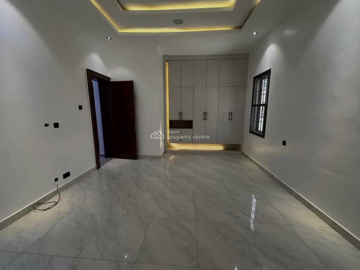 Smart 6 Bedroom Detached Duplex with a Pool & Gym on 900sqm, Guzape District, Abuja, Detached Duplex for Sale