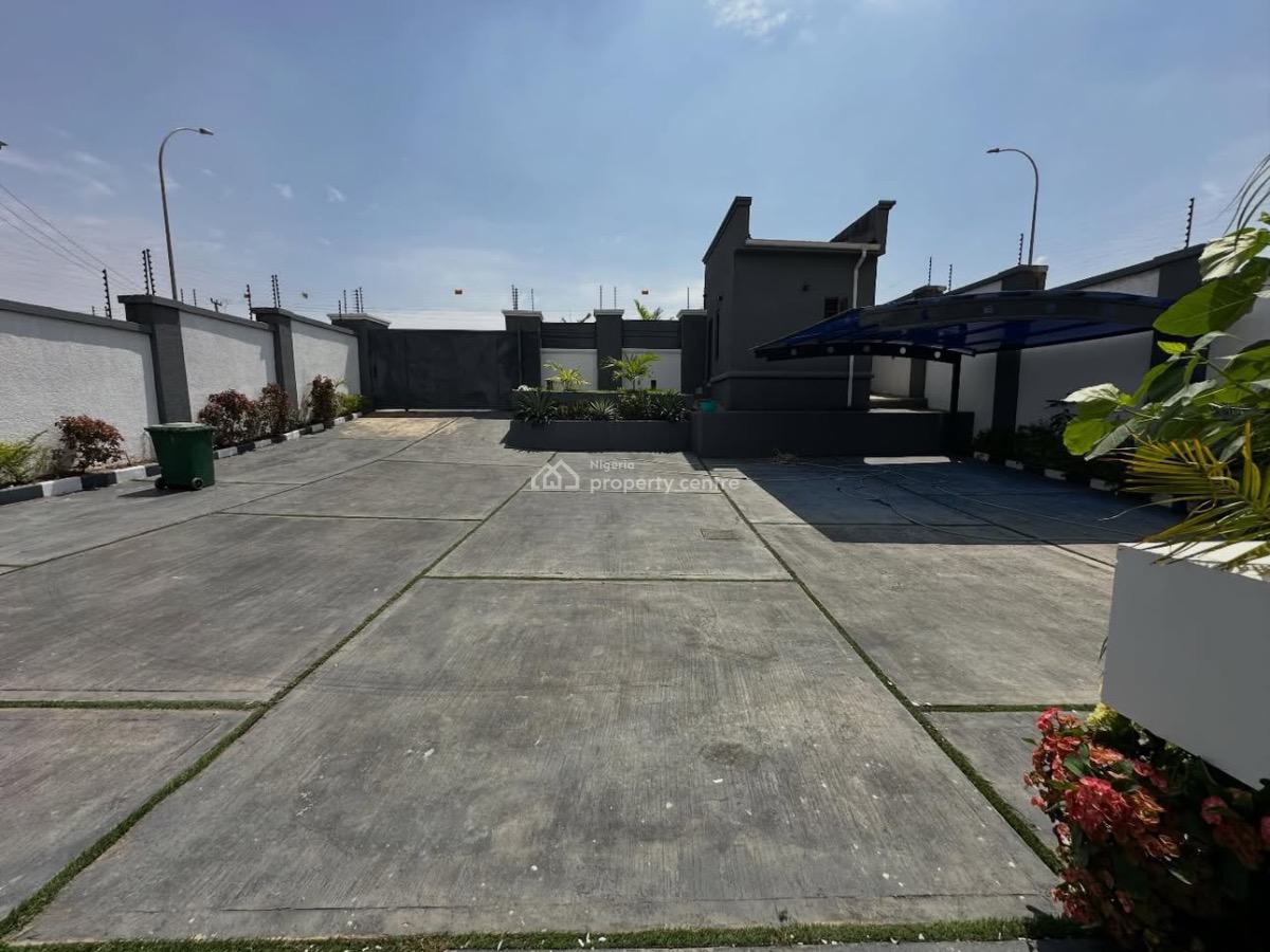 Smart 6 Bedroom Detached Duplex with a Pool & Gym on 900sqm, Guzape District, Abuja, Detached Duplex for Sale