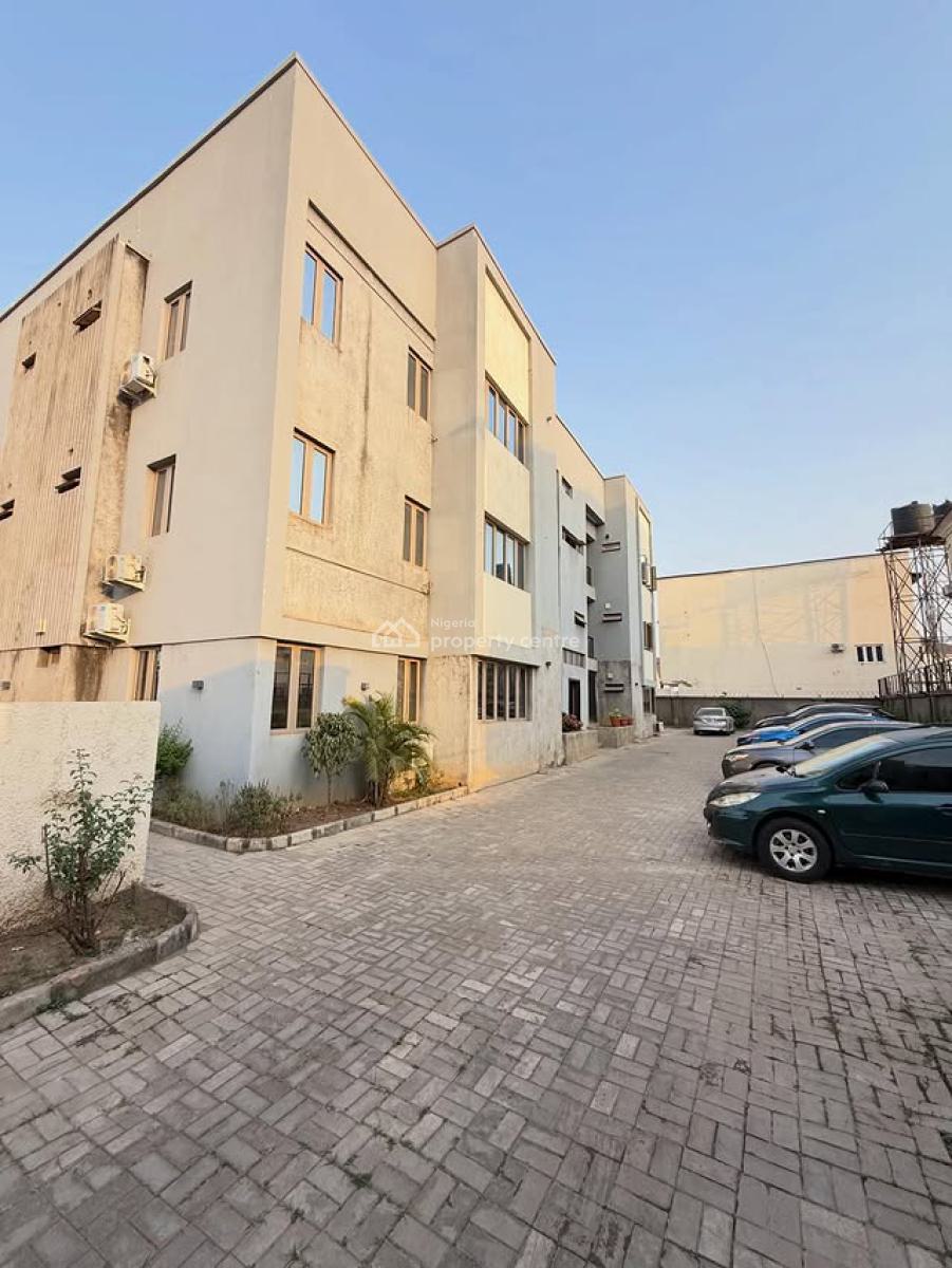 Super Spacious 3 Bedroom Flat with Bq, Durumi, Abuja, Flat / Apartment for Rent