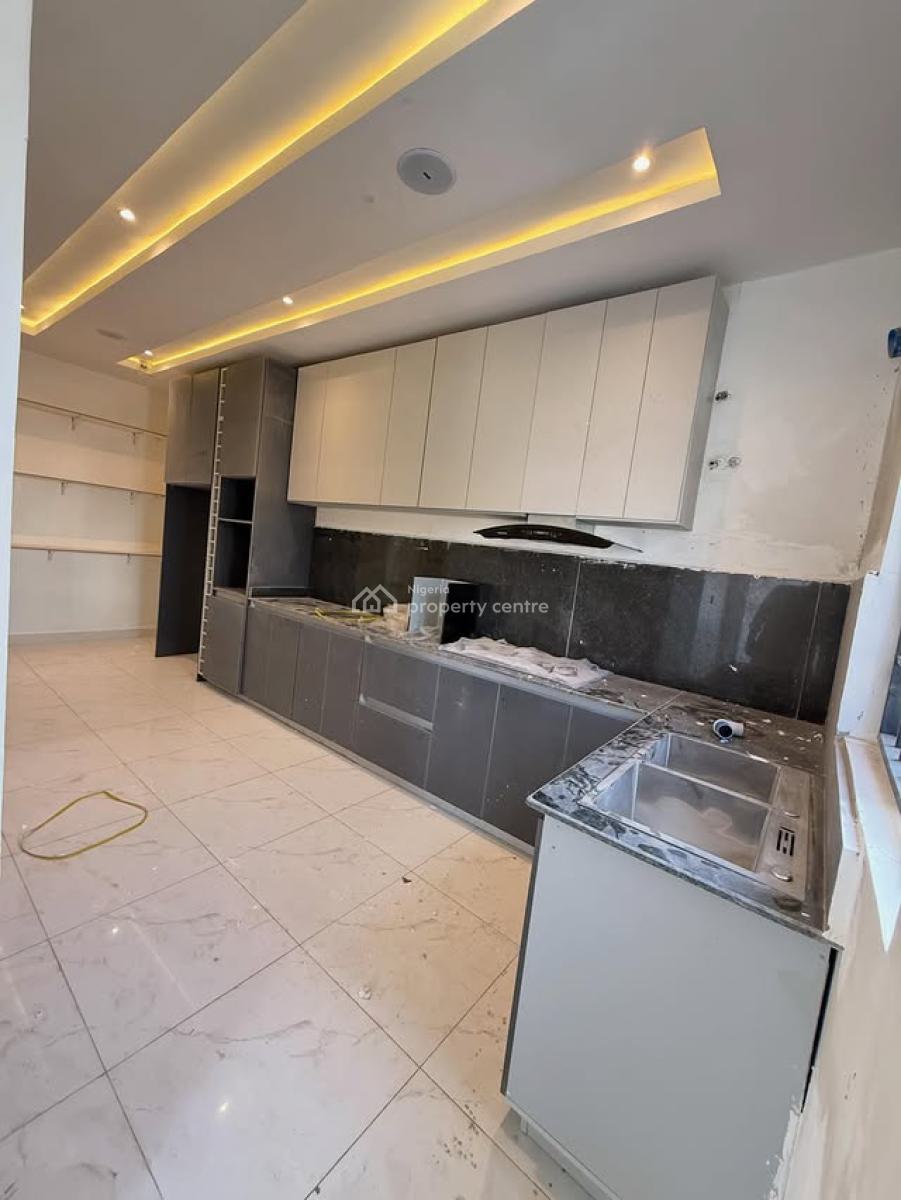 Exquisitely Finished 3 Bedroom Apartment with Bq, Guzape District, Abuja, Flat / Apartment for Rent