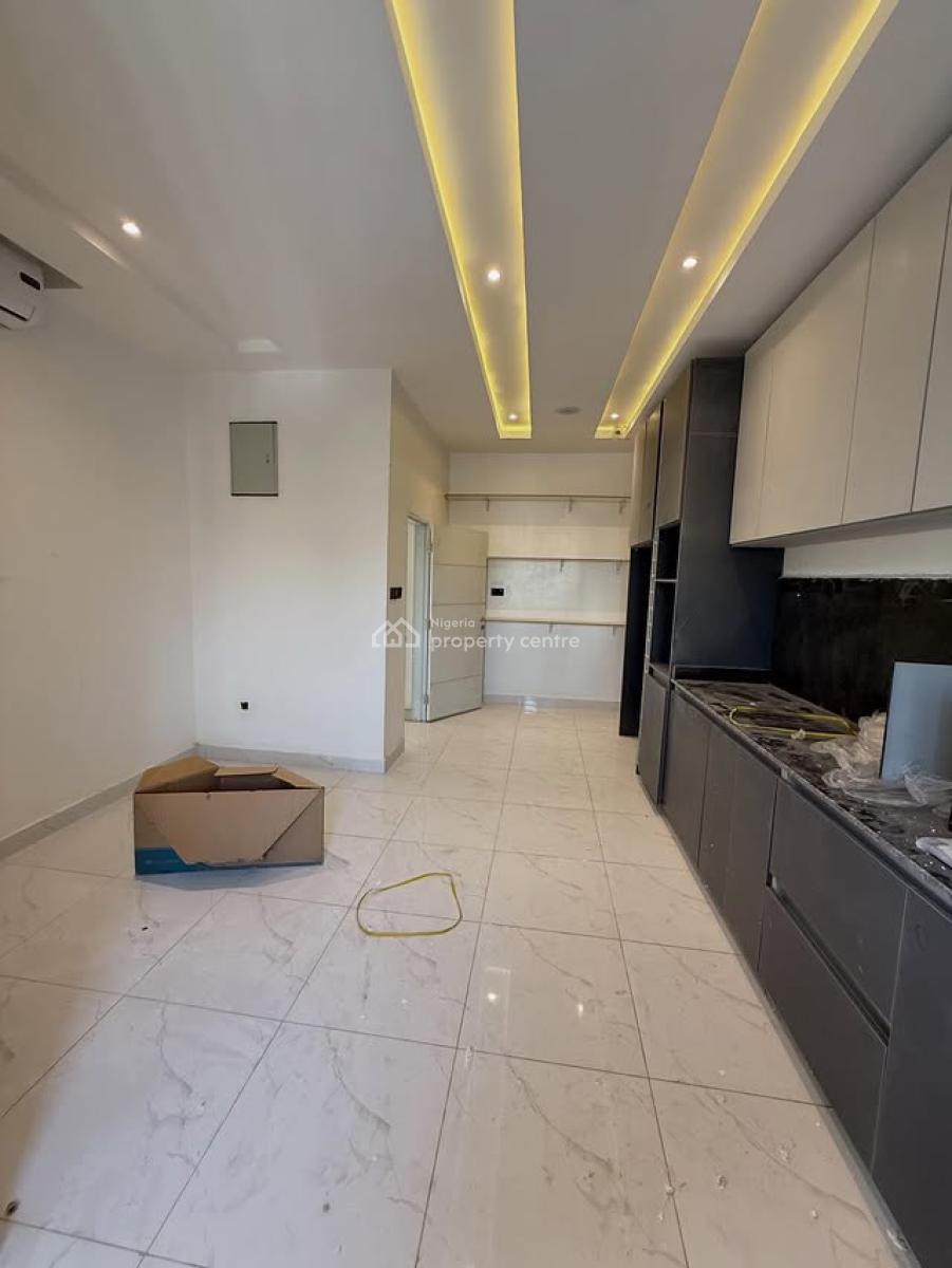 Exquisitely Finished 3 Bedroom Apartment with Bq, Guzape District, Abuja, Flat / Apartment for Rent