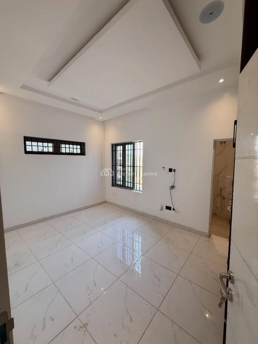 Exquisitely Finished 3 Bedroom Apartment with Bq, Guzape District, Abuja, Flat / Apartment for Rent