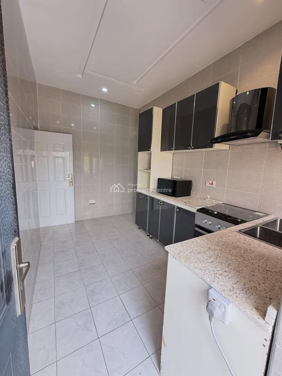 Exquisitely Finished 3 Bedroom Apartment with Bq, Guzape District, Abuja, Flat / Apartment for Rent