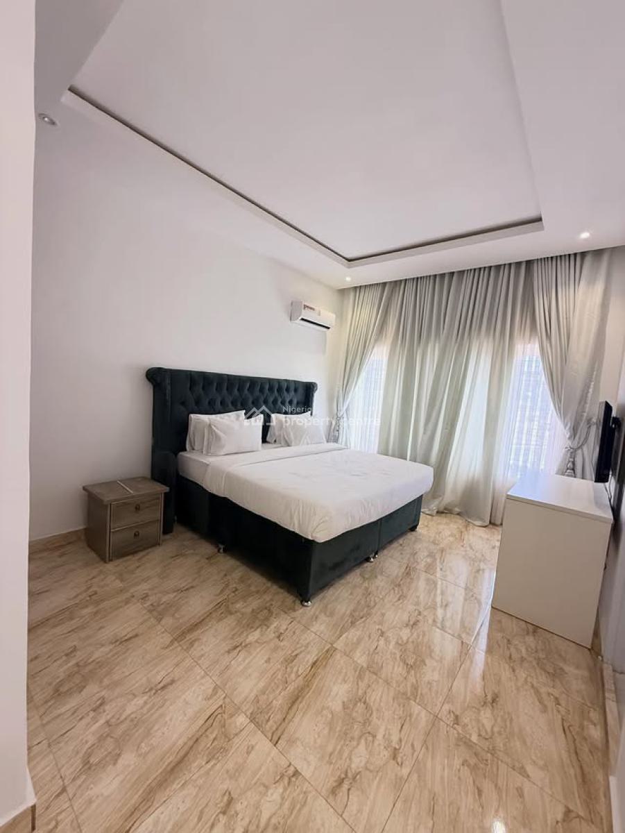 Exquisitely Finished 3 Bedroom Apartment with Bq, Guzape District, Abuja, Flat / Apartment for Rent