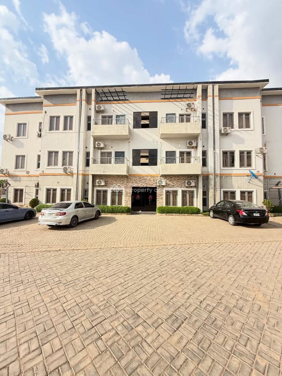Exquisitely Finished 3 Bedroom Apartment with Bq, Guzape District, Abuja, Flat / Apartment for Rent