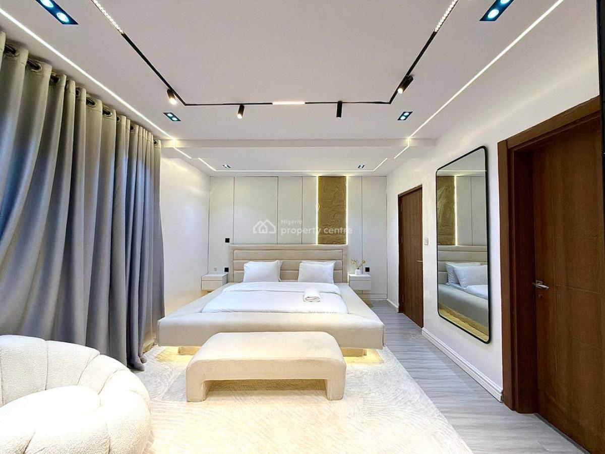 Exquisite 2 Bedroom Apartment, Freedom Way, Lekki Phase 1, Lekki, Lagos, Flat / Apartment Short Let