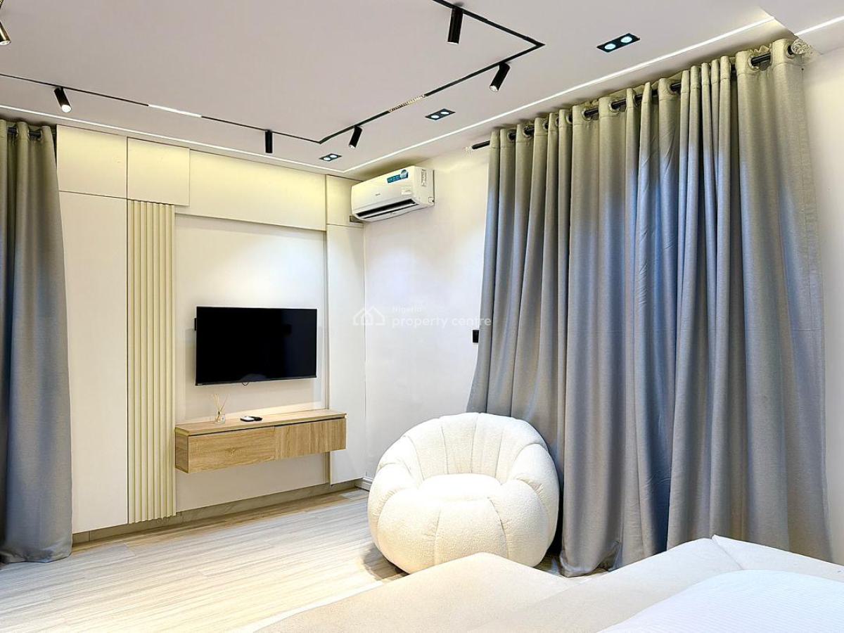 Exquisite 2 Bedroom Apartment, Freedom Way, Lekki Phase 1, Lekki, Lagos, Flat / Apartment Short Let
