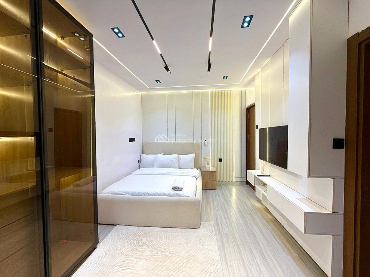 Exquisite 2 Bedroom Apartment, Freedom Way, Lekki Phase 1, Lekki, Lagos, Flat / Apartment Short Let