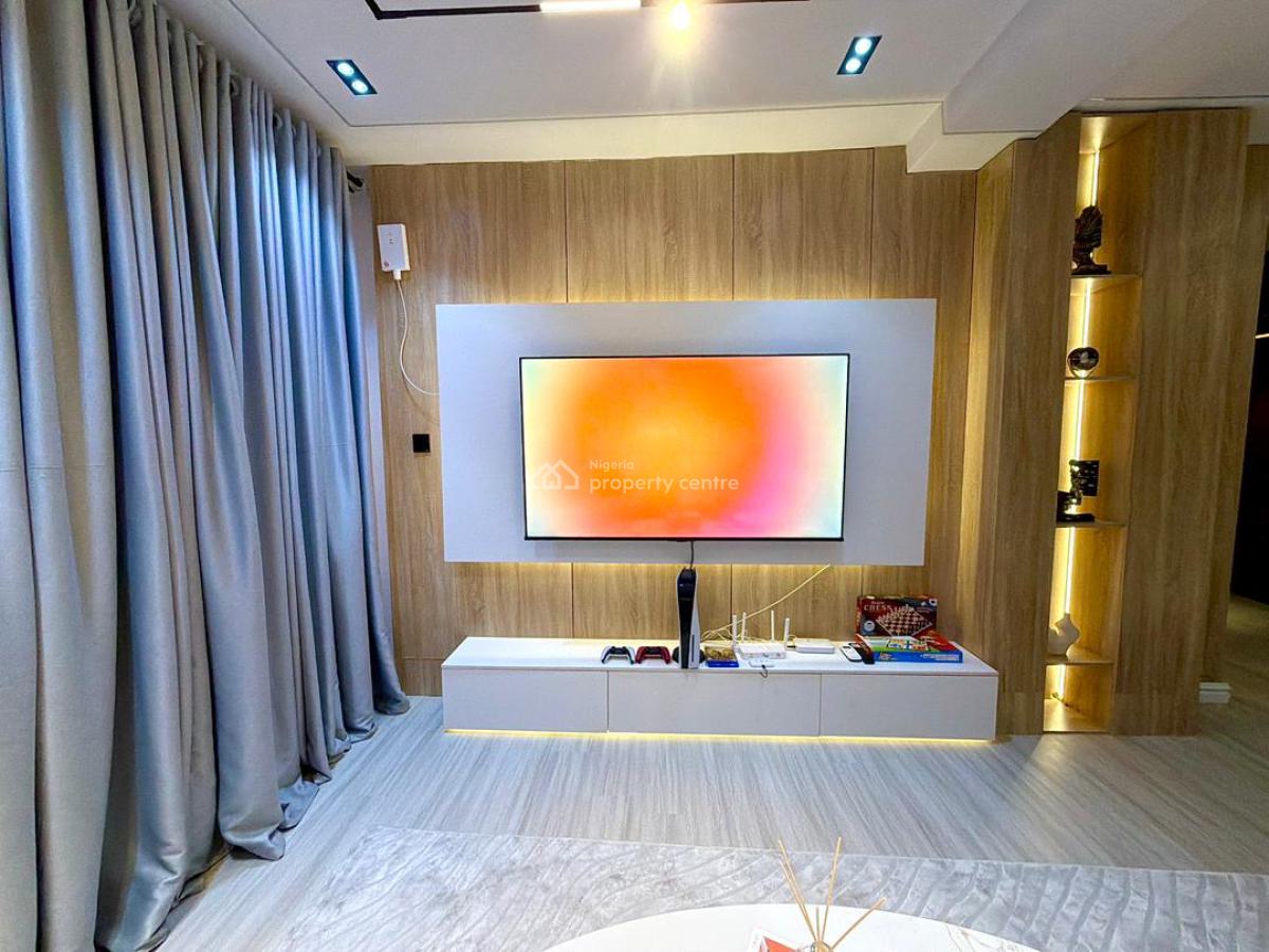 Exquisite 2 Bedroom Apartment, Freedom Way, Lekki Phase 1, Lekki, Lagos, Flat / Apartment Short Let