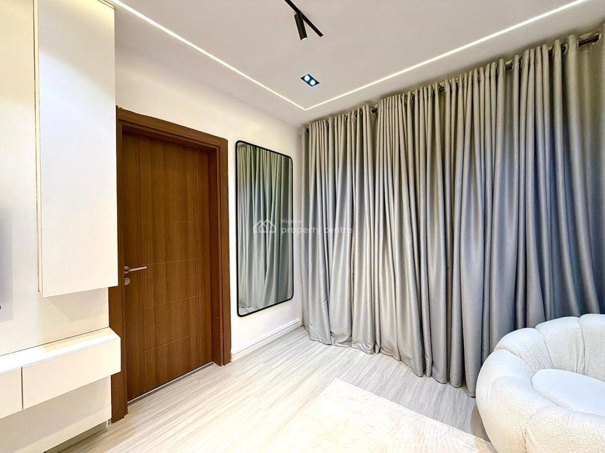 Exquisite 2 Bedroom Apartment, Freedom Way, Lekki Phase 1, Lekki, Lagos, Flat / Apartment Short Let