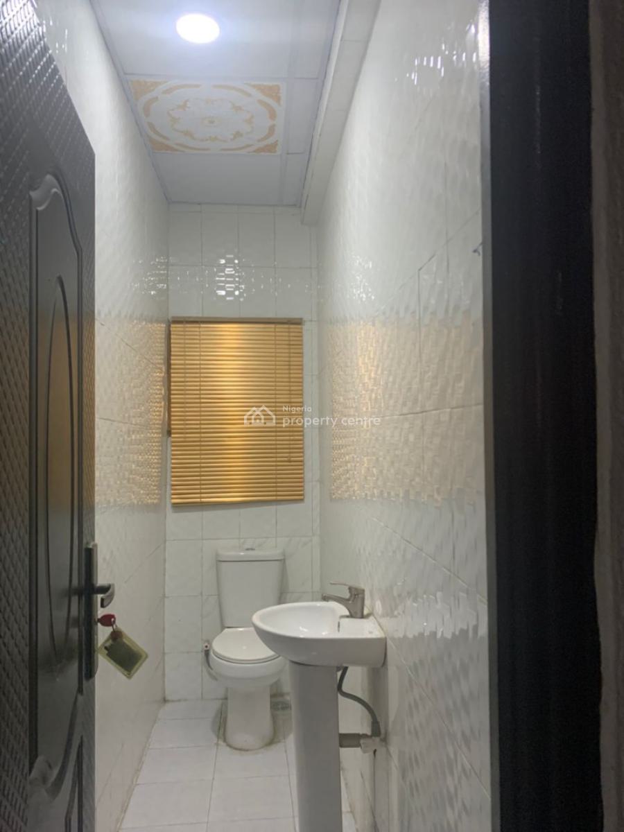 Well Maintained 3 Bedroom Apartment, Surulere, Lagos, Flat / Apartment for Rent