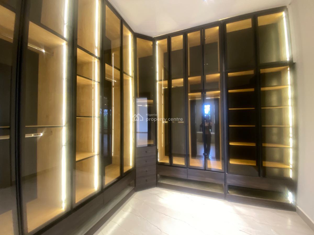 8 Bedroom Mansion, Maitama District, Abuja, Detached Duplex for Sale