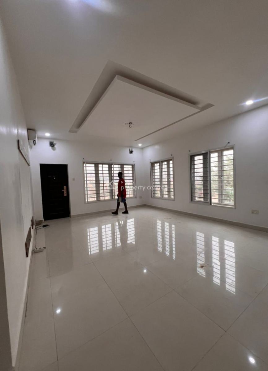 a Spacious and Nice 3 Bedrooms with Bq in a Very Nice Estate, Area 1 Axis., Durumi, Abuja, Flat / Apartment for Rent