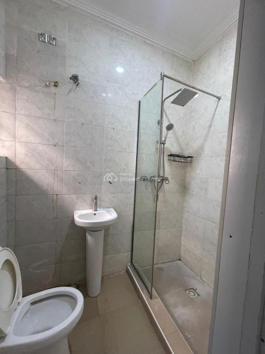 Spacious  3 Bedroom Flat with a Room Bq, Lekki, Lagos, Flat / Apartment for Rent