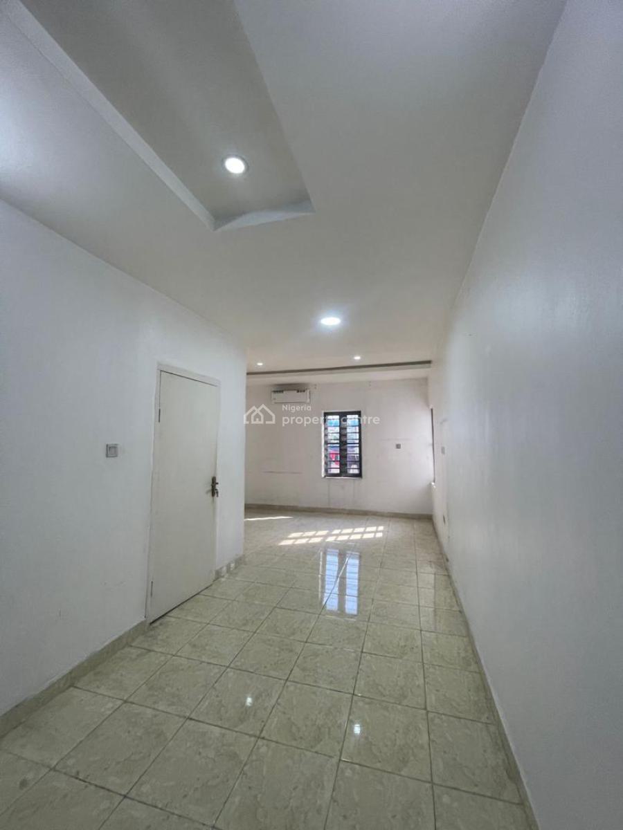 Spacious  3 Bedroom Flat with a Room Bq, Lekki, Lagos, Flat / Apartment for Rent